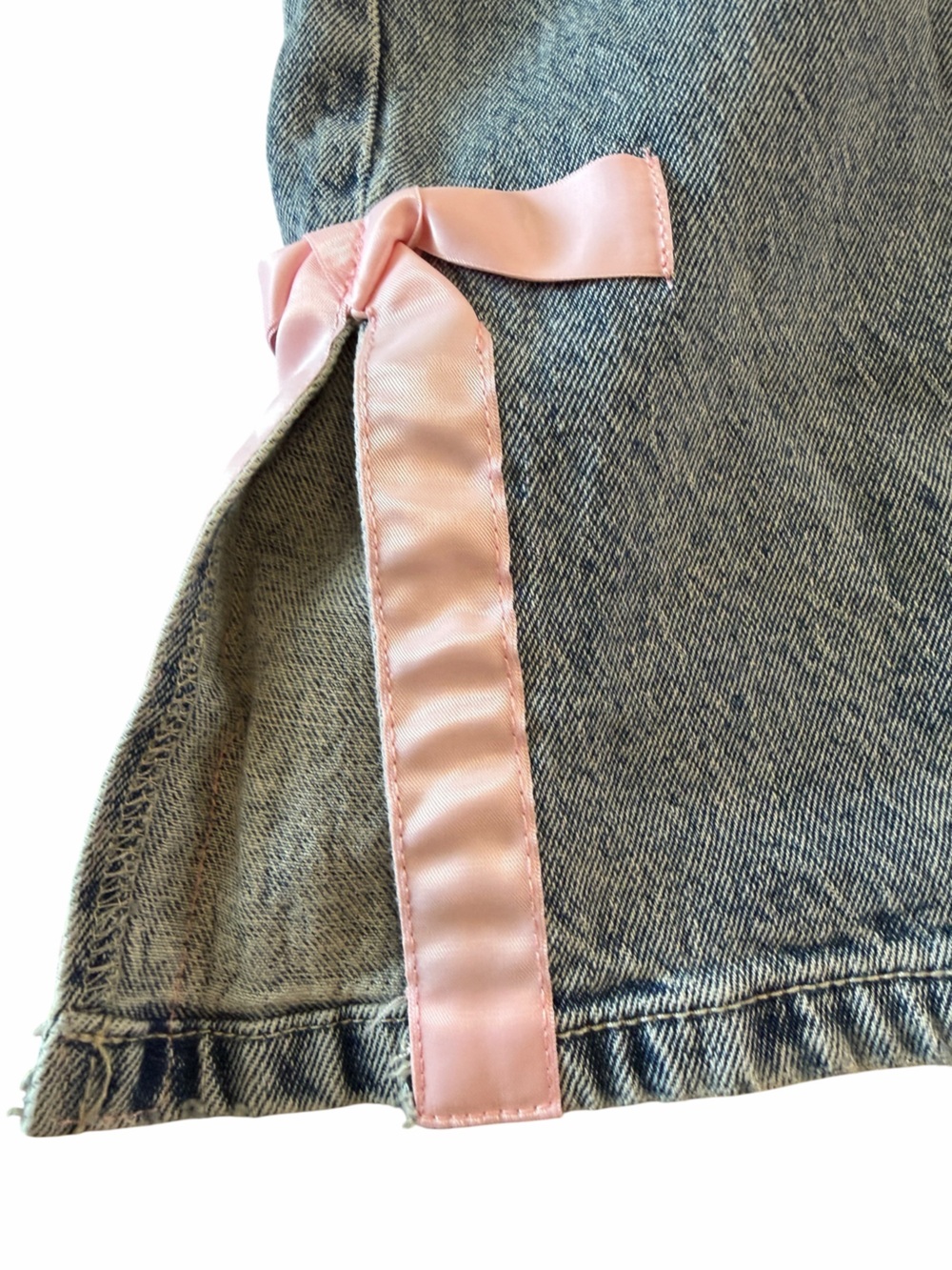 No Boundaries Wide-Leg Blue Denim Jeans with Pink Bow Hem - Picture 6 of 6
